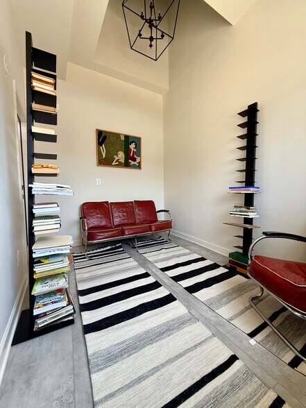 More Photos Of 205 W Galena Blvd, Aurora Storefront Retail Residential For Sale