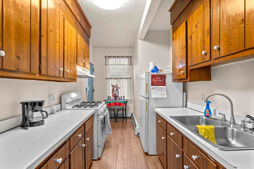 More Photos Of 380 Arch St, New Britain Apartments For Sale