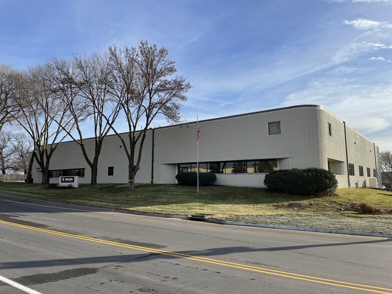 Primary Photo Of 825 1st St NW, New Brighton Showroom For Sale