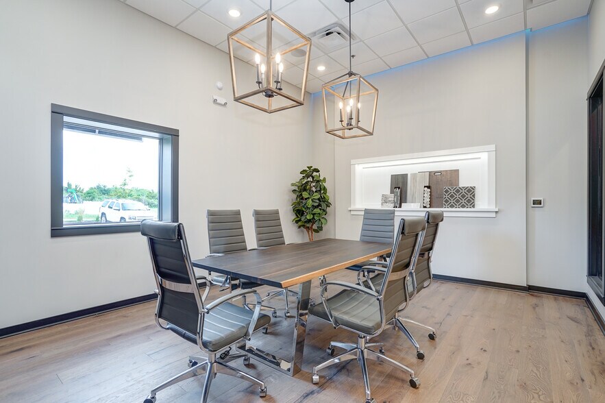 More Photos Of 71 SE 29th Ter, Lee's Summit Office For Lease
