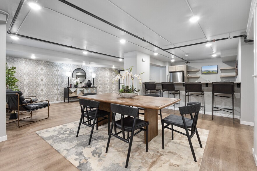 More Photos Of 1525 W Havens Ave, Mitchell Apartments For Lease