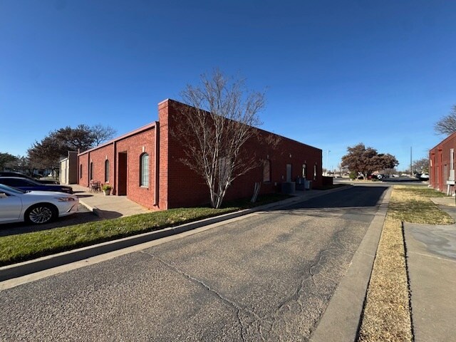More Photos Of 3823 84th St, Lubbock Office For Sale