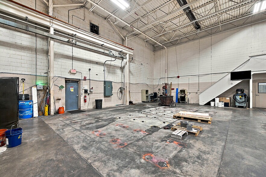 More Photos Of 44567 Morley Dr, Clinton Township Warehouse For Sale