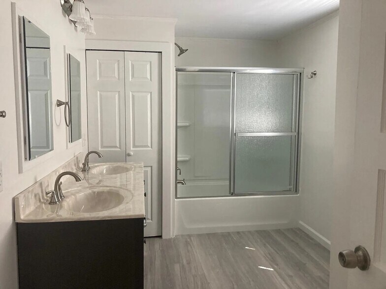 More Photos Of , Lexington Specialty For Sale