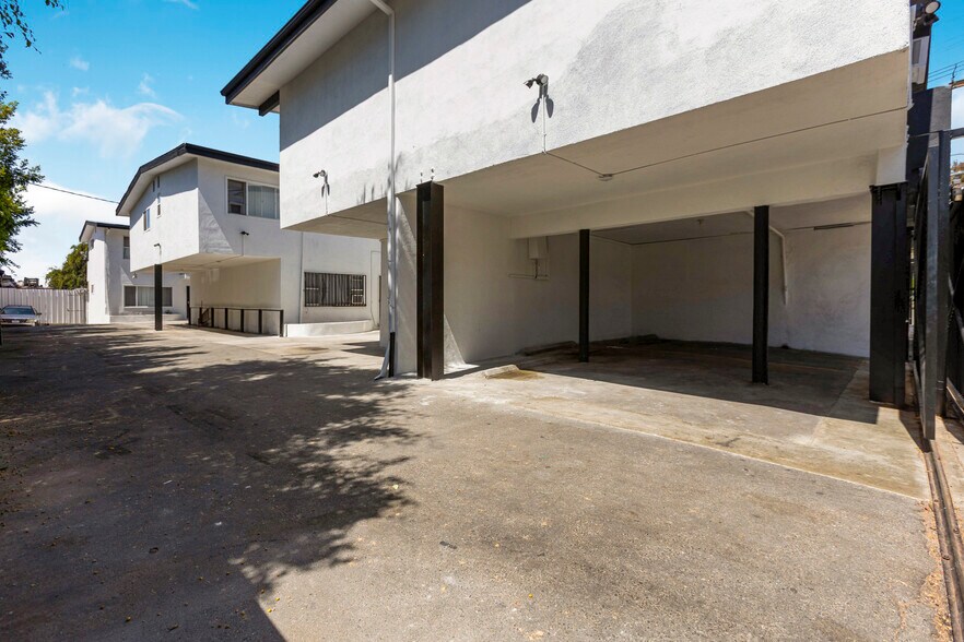 More Photos Of 3112 Estara Ave, Los Angeles Apartments For Sale