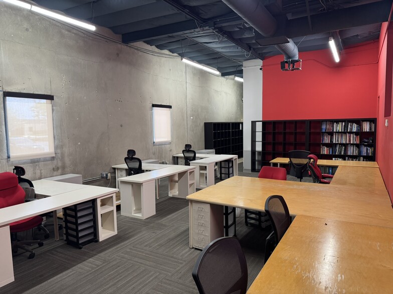 More Photos Of 3195 Airport Loop Dr, Costa Mesa Light Manufacturing For Lease