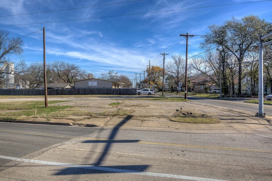 More Photos Of 845 Main St, Sulphur Springs Land For Sale