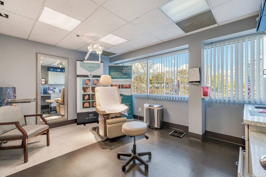 More Photos Of 775 Park Ave, Huntington Medical For Lease