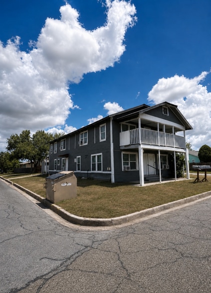 Primary Photo Of 122 W Washington Ave, Harlingen Apartments For Sale