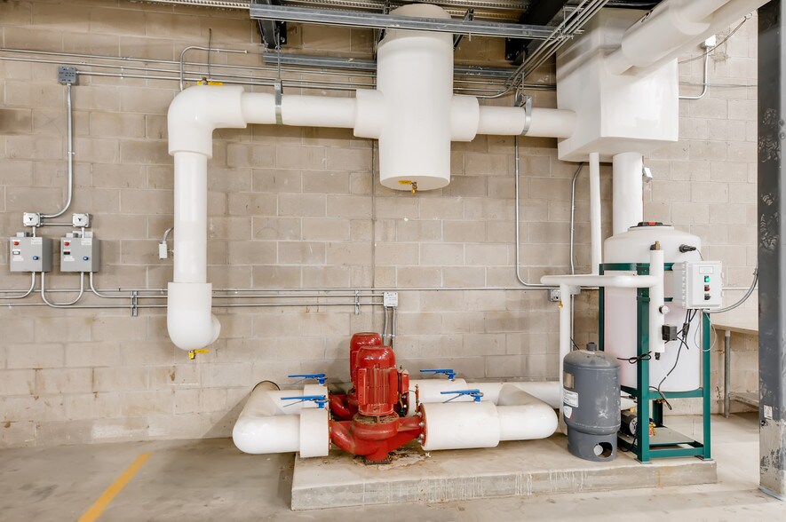 More Photos Of 5550 Joliet St, Denver Warehouse For Sale