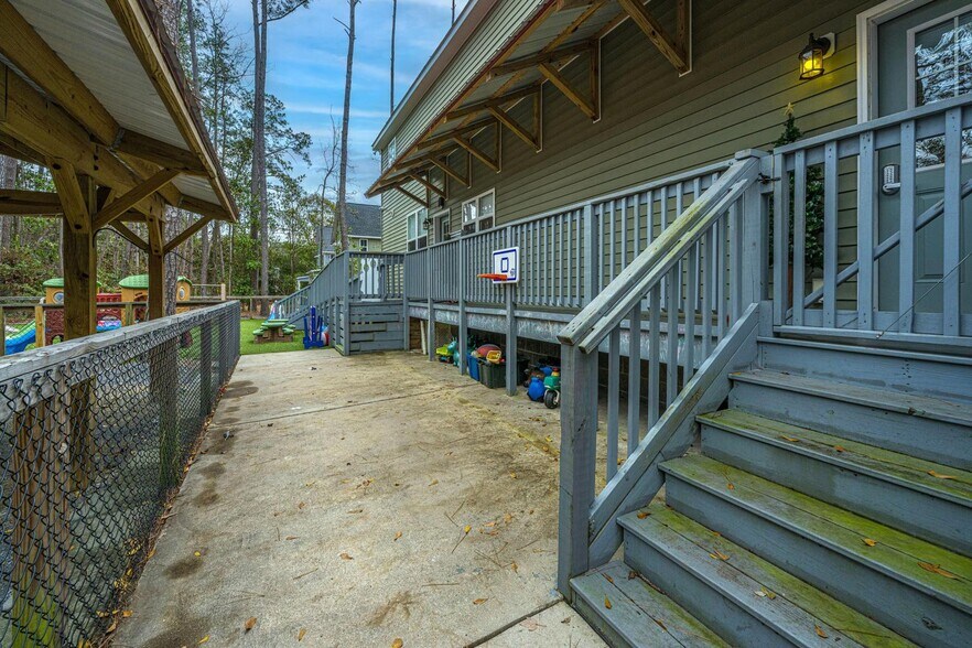 More Photos Of 141 Limehouse Dr, Summerville Daycare Center For Sale
