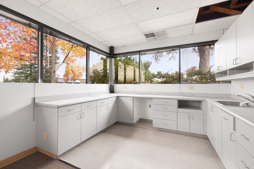 More Photos Of 6600 Mercy Ct, Fair Oaks Medical For Sale