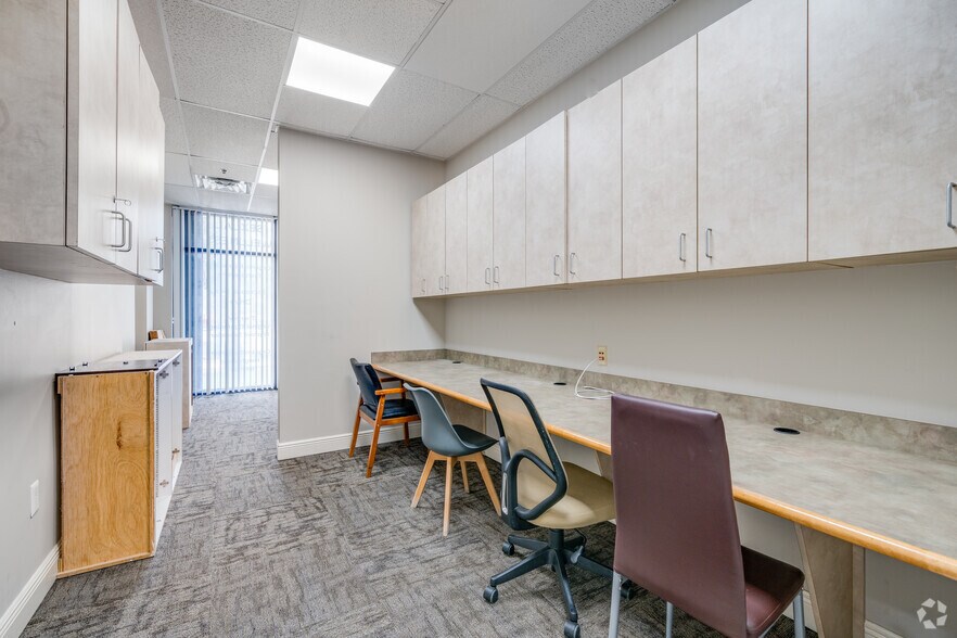 More Photos Of 5975 Sunset Dr, Miami Medical For Sale