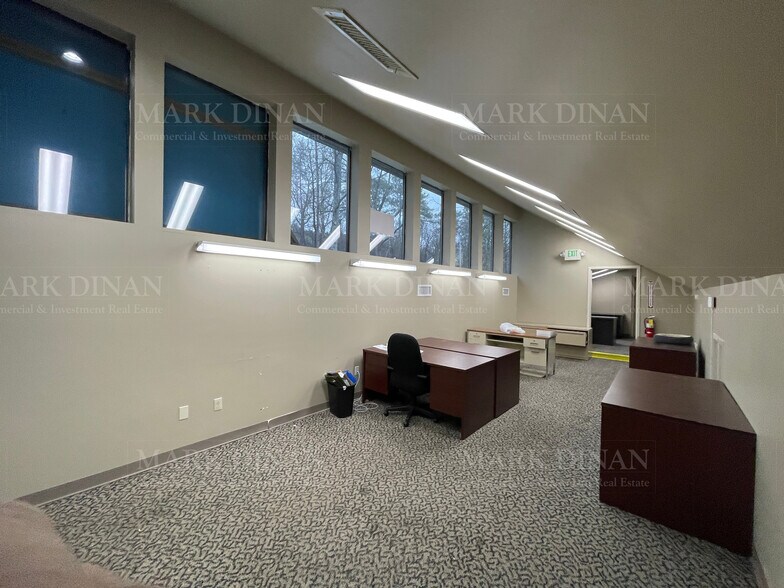 More Photos Of 2879 & 2881 Shannon Oxmoor Rd, Birmingham Warehouse For Sale