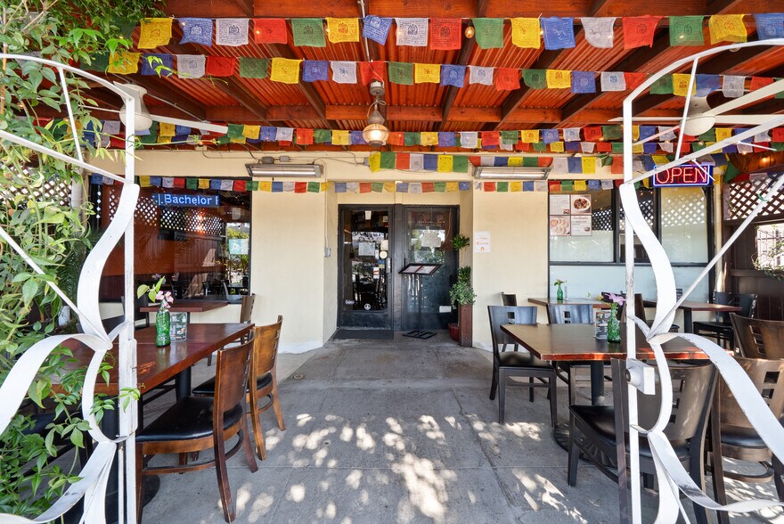 More Photos Of 10853-10855 Venice Blvd, Los Angeles Freestanding For Sale