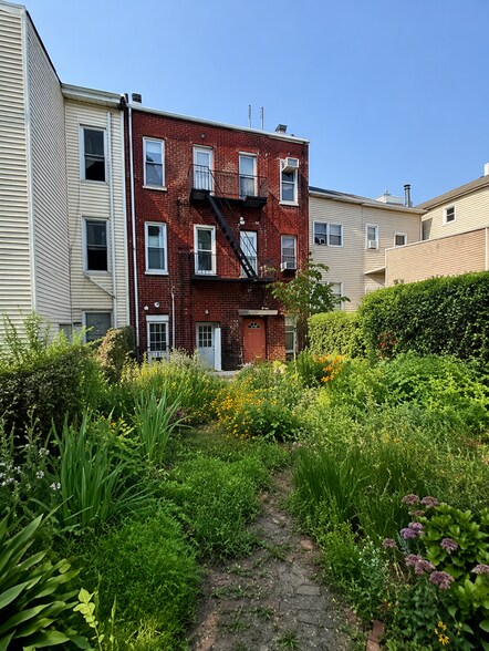 More Photos Of 606 11th St, Union City Apartments For Sale