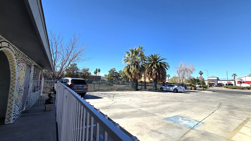 More Photos Of 3525 E Sunset Rd, Las Vegas Schools For Lease