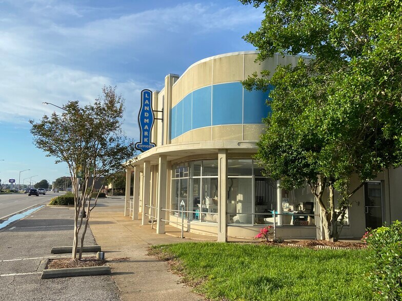 More Photos Of 316 S McKenzie St, Foley Office For Lease