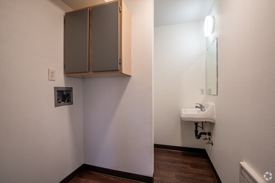 More Photos Of 1301-1371 E Santiam St, Stayton Apartments For Sale