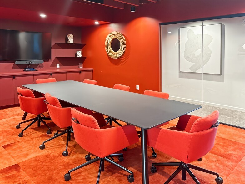 More Photos Of 2027 Dodge St, Omaha Coworking Space