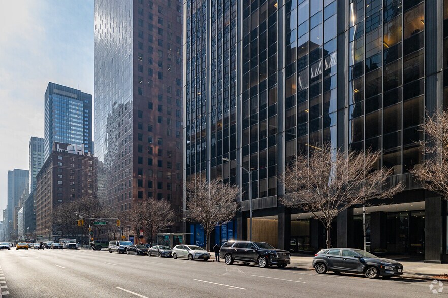More Photos Of 800 Third Ave, New York Office For Lease