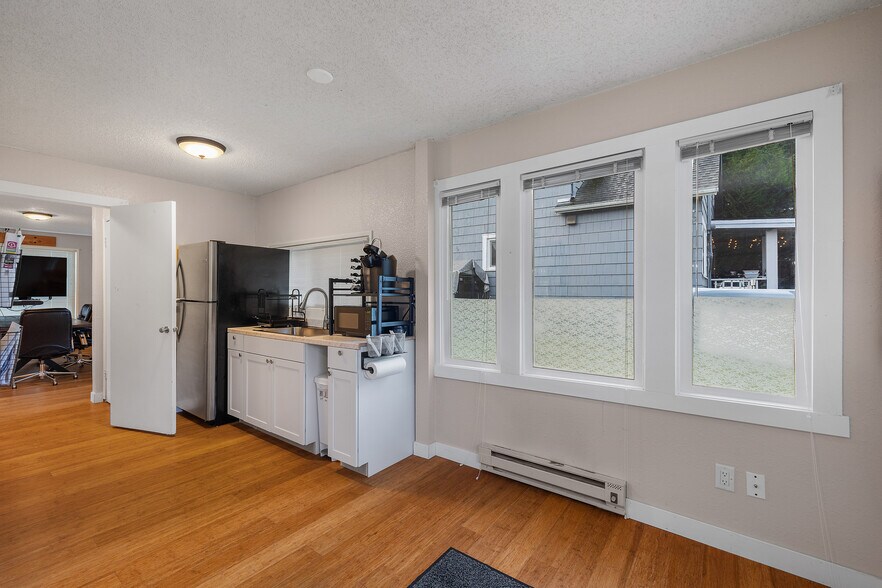 More Photos Of 320 W Alder St, Shelton Office Residential For Sale