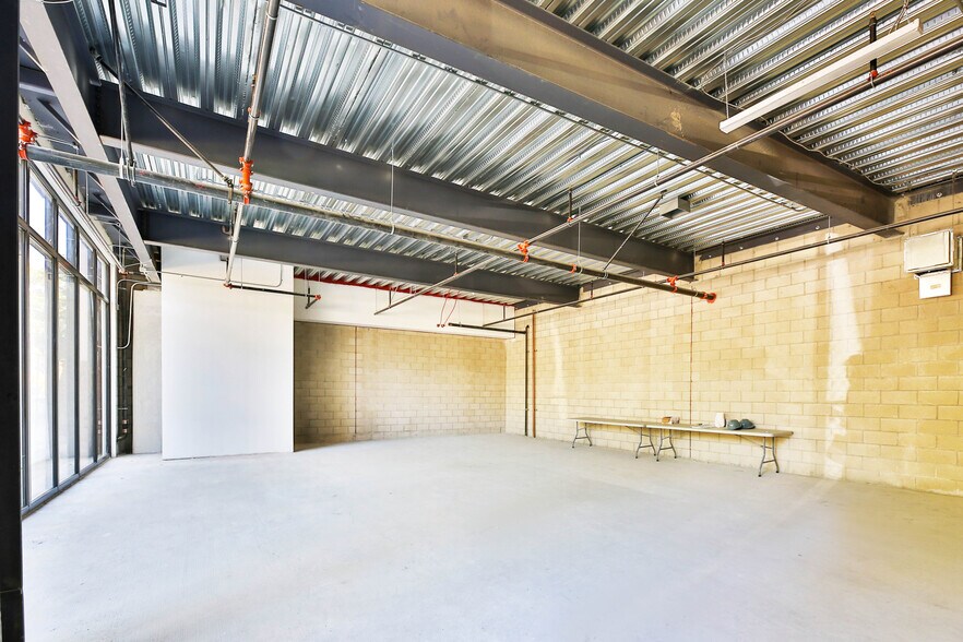 More Photos Of 900 Gayley Ave, Los Angeles Office For Sale