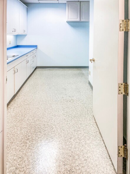 More Photos Of 2801 Waterman Blvd, Fairfield Medical For Sale