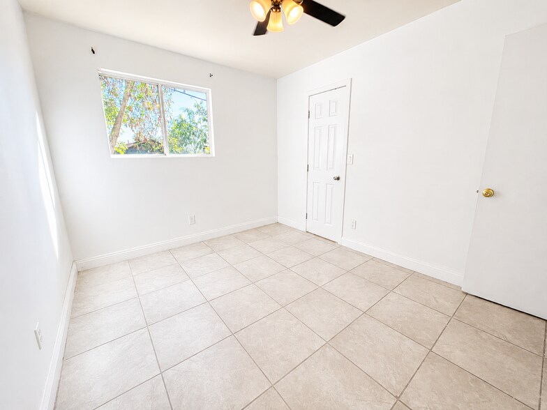 More Photos Of 1507 Pearl St, Bakersfield Apartments For Sale