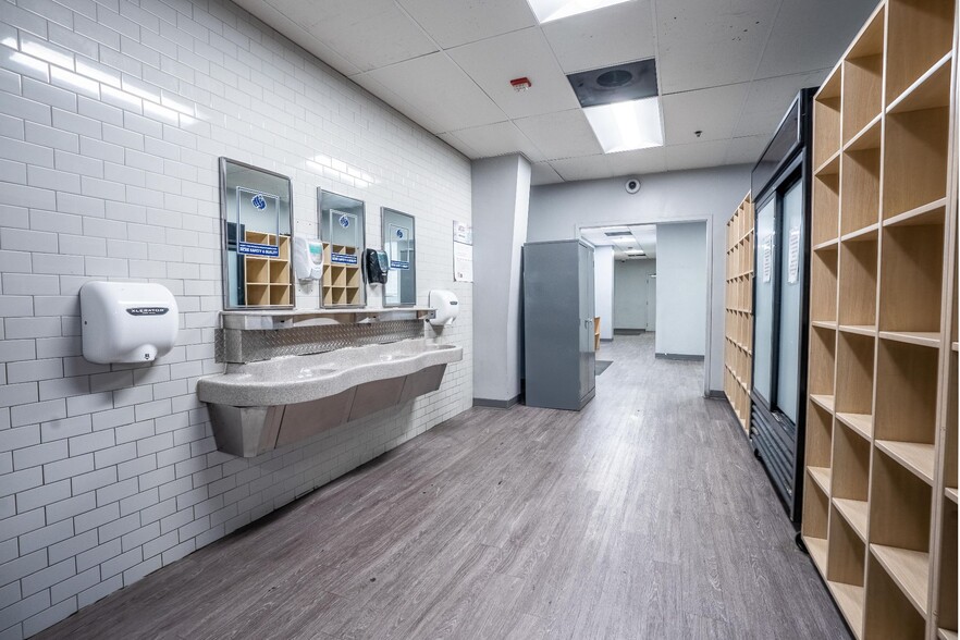 More Photos Of 100 Morgan Olson Way, Ringgold Manufacturing For Lease