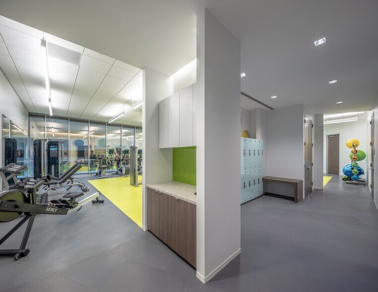 More Photos Of 4828 Loop Central Dr, Houston Office For Lease