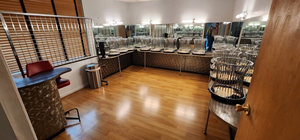 More Photos Of 10680-10710 McSwain Dr, Cincinnati Flex For Sale