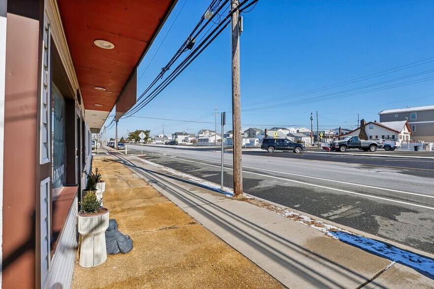 More Photos Of 1409 NW Central Ave, Seaside Park Freestanding For Sale