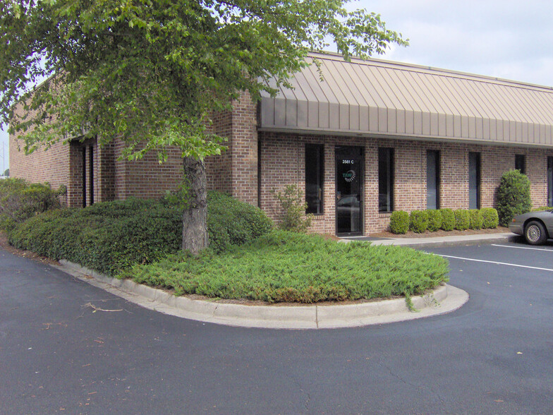 Primary Photo Of 2561 Oscar Johnson Dr, North Charleston Showroom For Lease