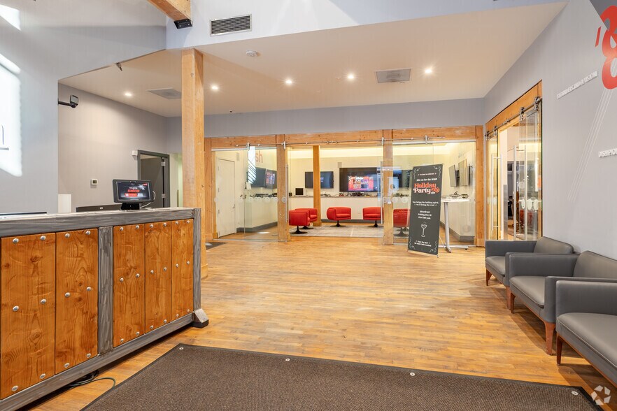 More Photos Of 1601 17th St, Denver Office For Sale