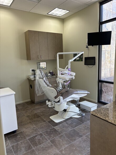 More Photos Of 2525 W Carefree Hwy, Phoenix Medical For Sale