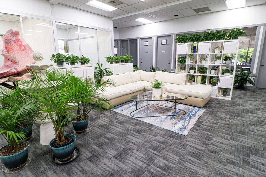 More Photos Of 2265 116th Ave NE, Bellevue Office For Lease