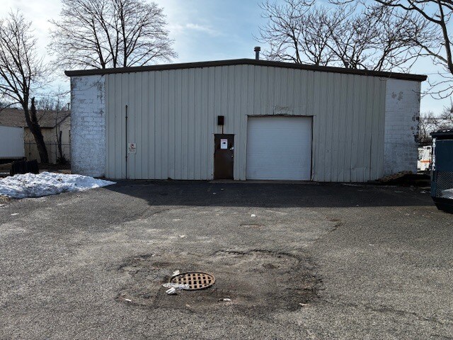 More Photos Of 464 E Main St, Patchogue Freestanding For Lease