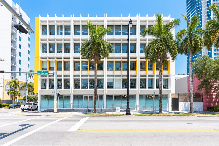 More Photos Of 2125 Biscayne Blvd, Miami Loft Creative Space For Lease