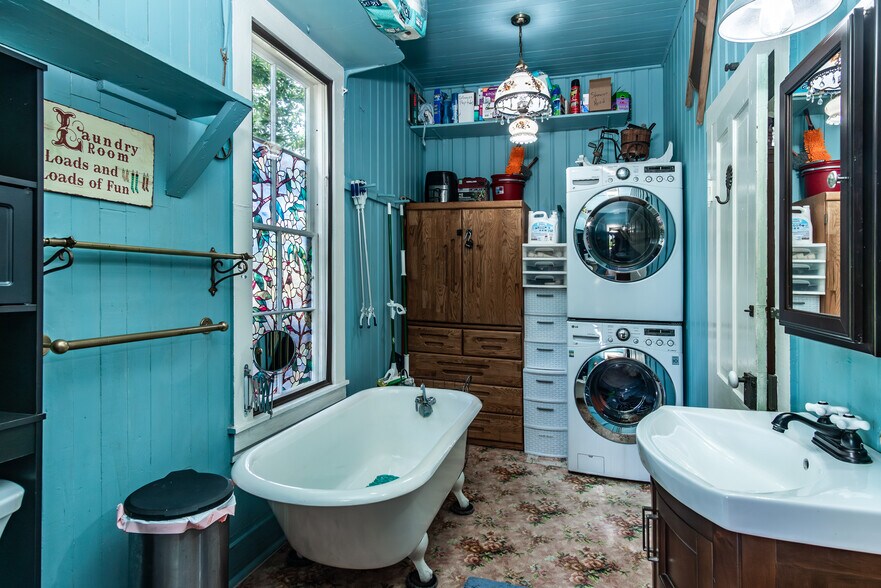 More Photos Of 236 SE Stephens St, Roseburg Hospitality For Sale