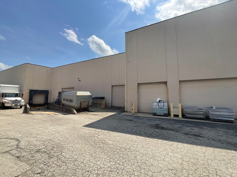 More Photos Of 12000 Exit 5 Pky, Fishers Showroom For Sale