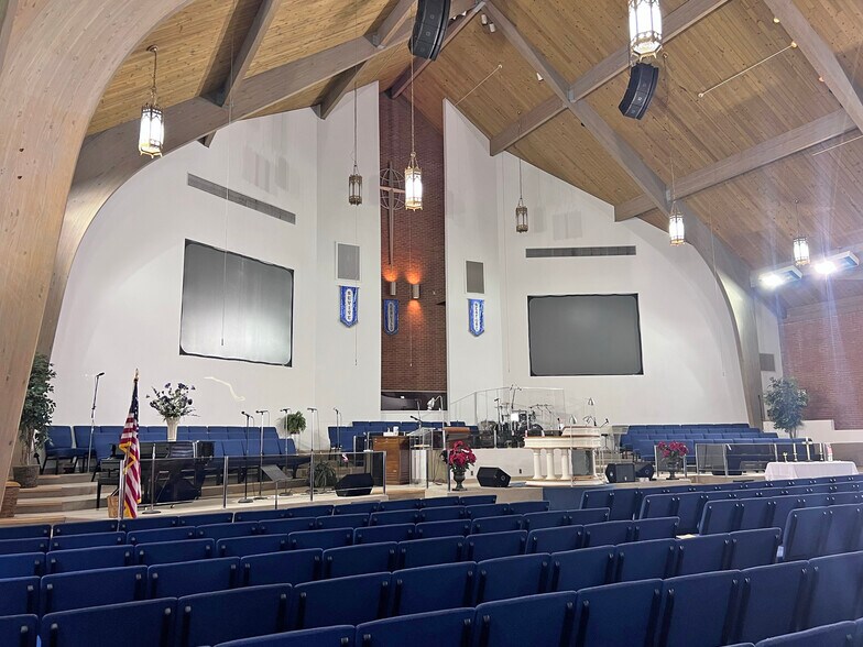 More Photos Of 4417 Douglas St NE, Washington Religious Facility For Sale