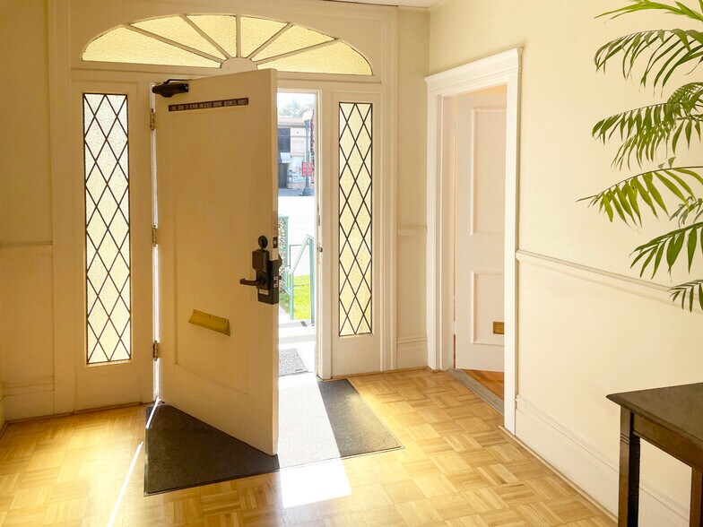 More Photos Of 3929 Grand Ave, Oakland Medical For Lease