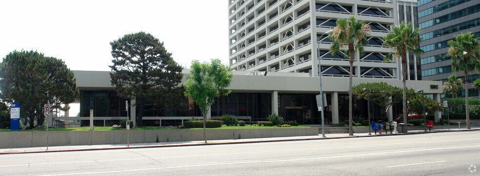 More Photos Of 15233 Ventura Blvd, Sherman Oaks Unknown For Lease