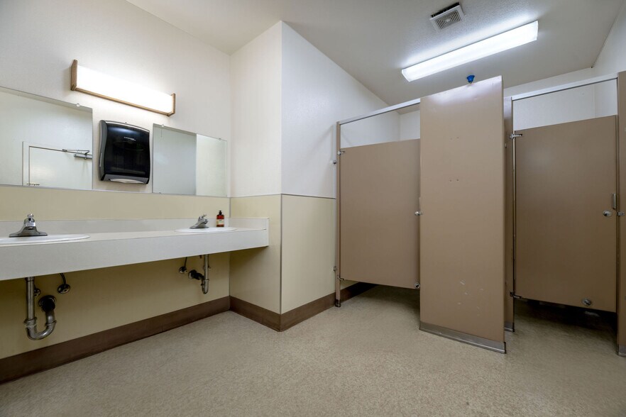 More Photos Of 870 Gold Flat Rd, Nevada City Research And Development For Sale