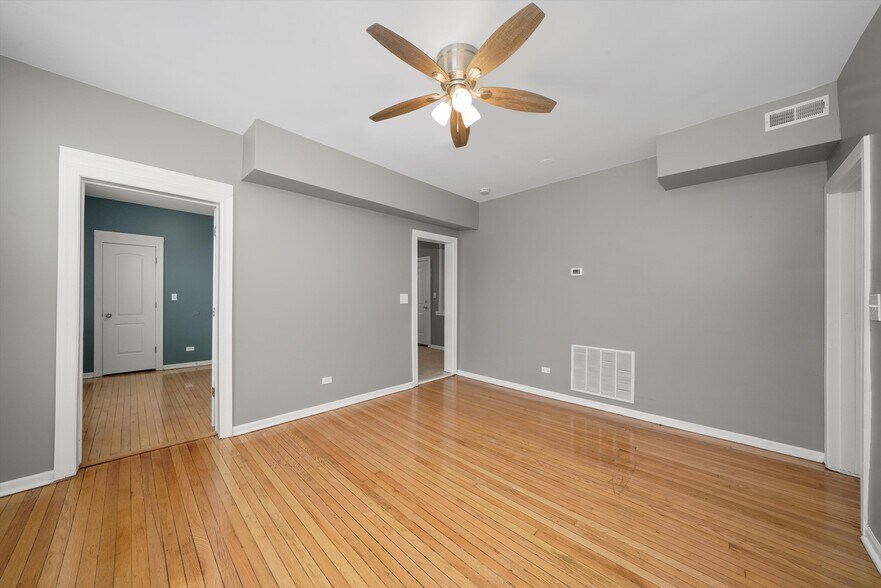 More Photos Of 7152 S Emerald Ave, Chicago Apartments For Sale