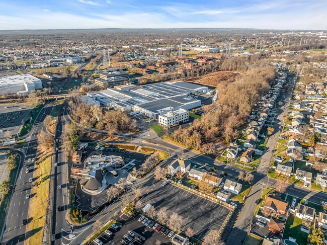 More Photos Of 374 Green St, Woodbridge Coworking Space