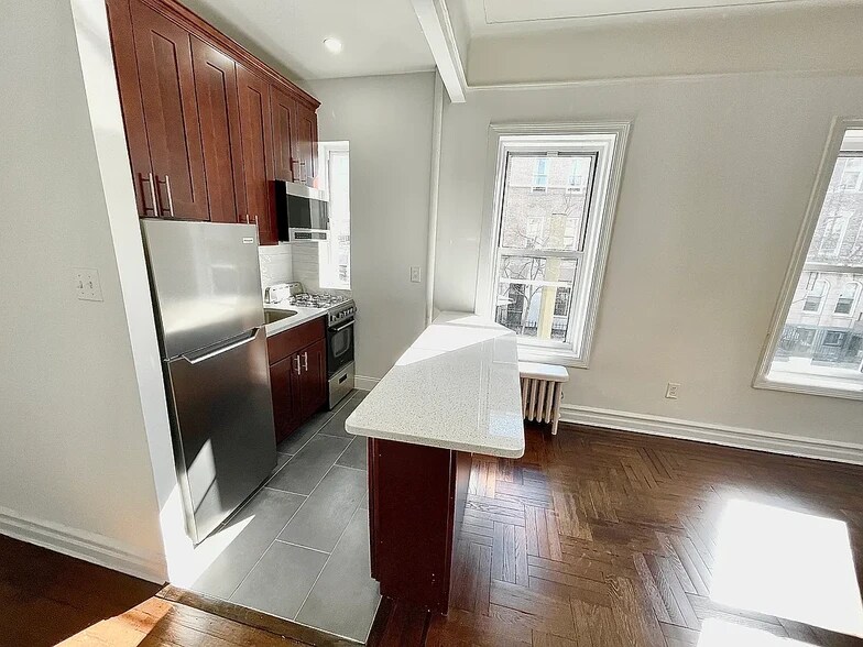 More Photos Of 209 Hawthorne St, Brooklyn Apartments For Sale