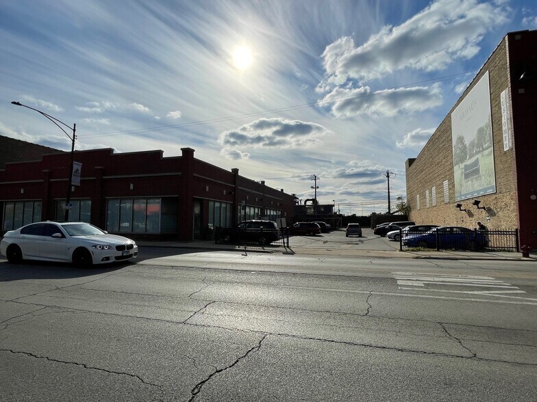 More Photos Of 1970 N Clybourn Ave, Chicago General Retail For Sale