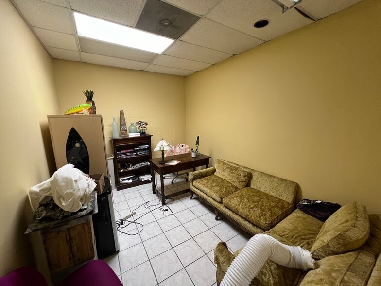 More Photos Of 3226-3230 W Kennedy Blvd, Tampa Storefront Retail Office For Sale